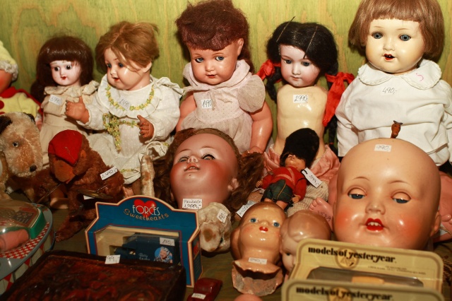 Fotogalerie - Hračky - Starožitné panenky - prodej starožitností