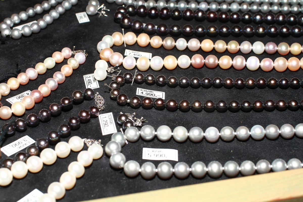 Fotogalerie - Šperky - Starožitnosti - perlové náhrdelníky